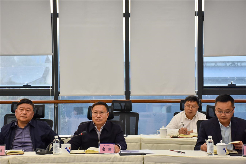 市政協(xié)主席康俊一行到川威召開“十四五”氫能產(chǎn)業(yè)發(fā)展調研座談會(圖4)