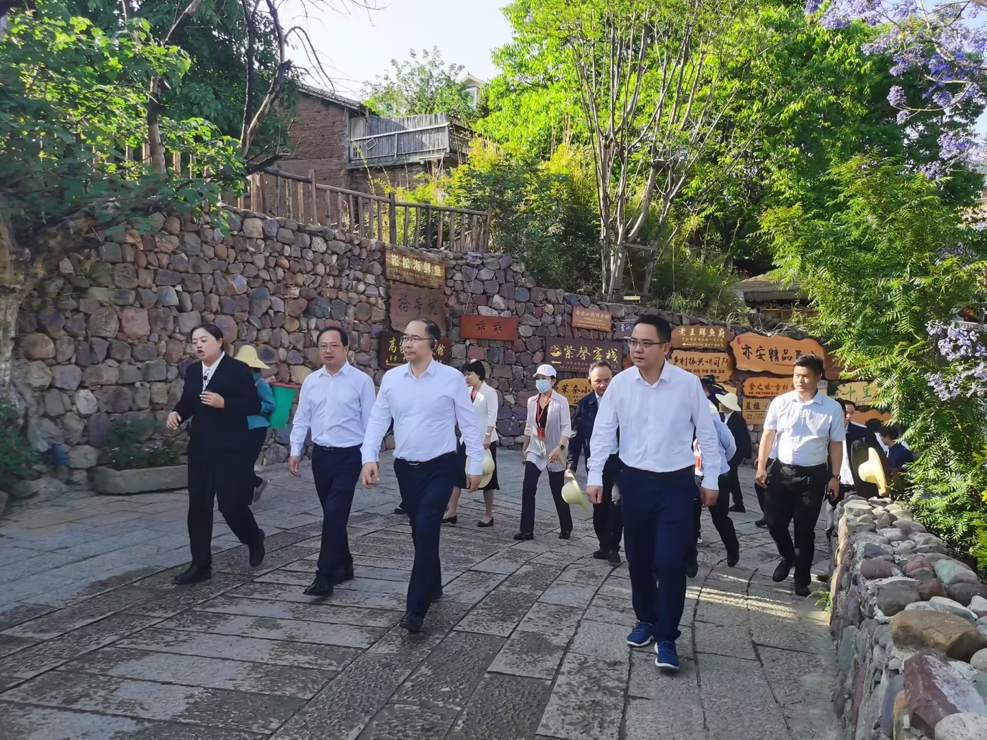 大石板項(xiàng)目再次成為“頂流”——全省鞏固拓展脫貧攻堅成果工作推進(jìn)會在此成功召開(圖2)