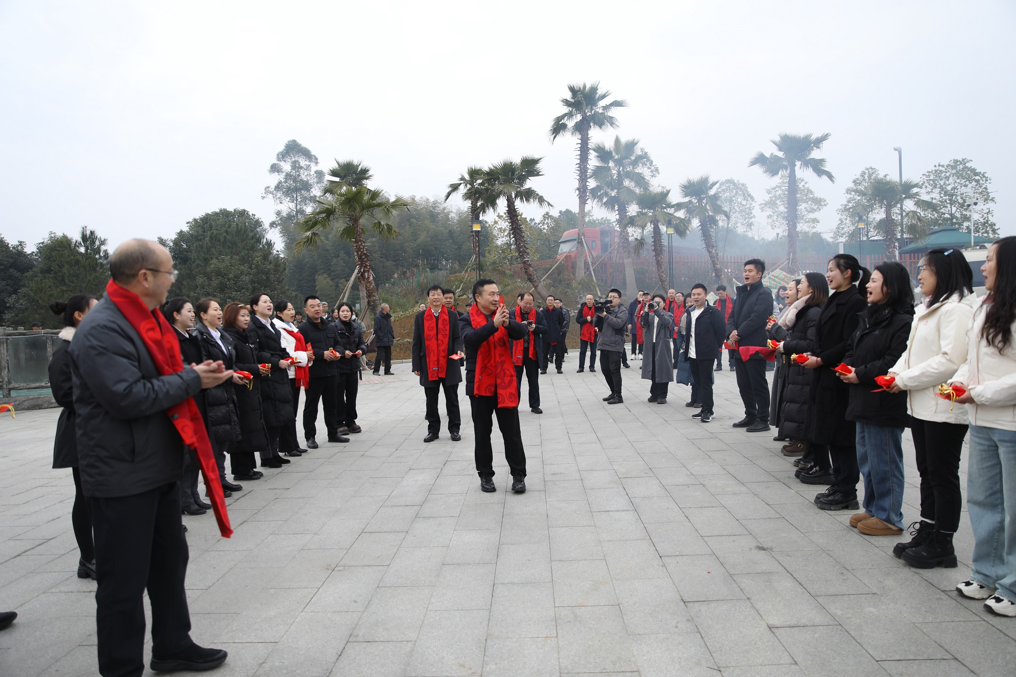 新起點 新征程 新作為 集團(tuán)公司開展2025年新春慰問活動暨迎新春團(tuán)拜會(圖6) 新起點 新征程 新作為 集團(tuán)公司開展2025年新春慰問活動暨迎新春團(tuán)拜會(圖6)
